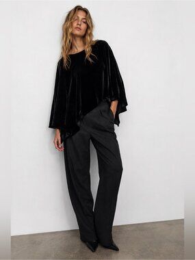 Motion Black Velvet Oversized Top One Size Boho Batwing Sleeve